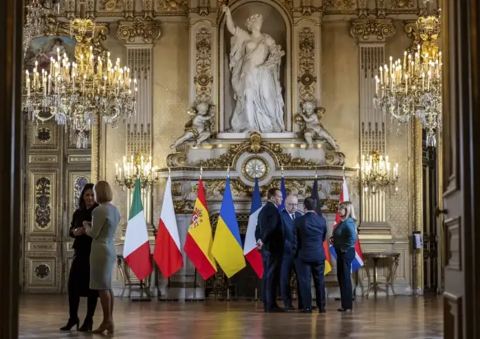 Έκτακτη Σύνοδος στο Παρίσι: Απάντηση στην προσπάθεια Τραμπ να μείνει η ΕΕ εκτός συνομιλίων για την Ουκρανία