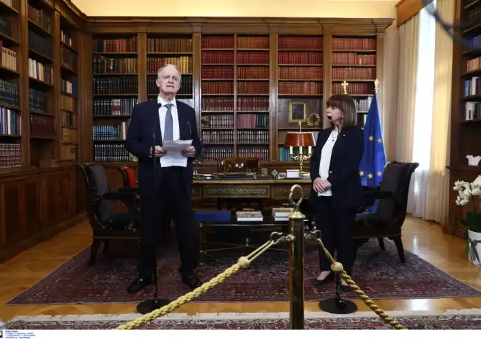 Σακελλαροπούλου σε Τασούλα: Αναλαμβάνετε σε μια εποχή αλλεπάλληλων κρίσεων