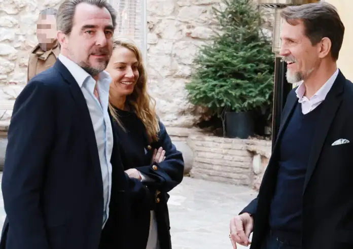 Προσφυγή καθηγητή του ΕΚΠΑ στο ΣτΕ: Να αφαιρεθεί το επίθετο Ντε Γκρες και η ιθαγένεια από τους Γλύξμπουργκ