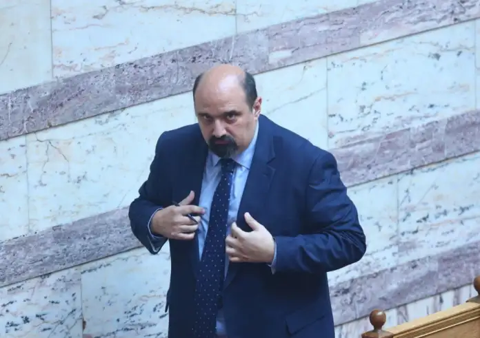 Προανακριτική: Τι σημαίνει η αλλαγή πλεύσης της Νέας Δημοκρατίας και η κλήση Τριαντόπουλου