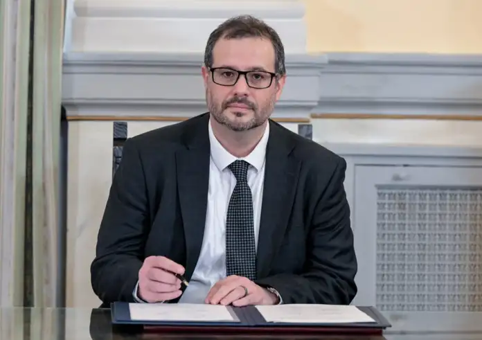 ΠΑΣΟΚ και ΣΥΡΙΖΑ επιμένουν στην αποπομπή Τσάφου – Το δεύτερο tweet για την Τουρκία που δεν έχει σβήσει