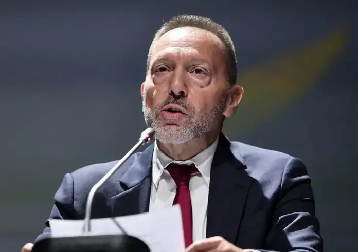 Στουρνάρας: Επιπτώσεις και στην Ελλάδα από το παγκόσμιο σοκ των δασμών Τραμπ