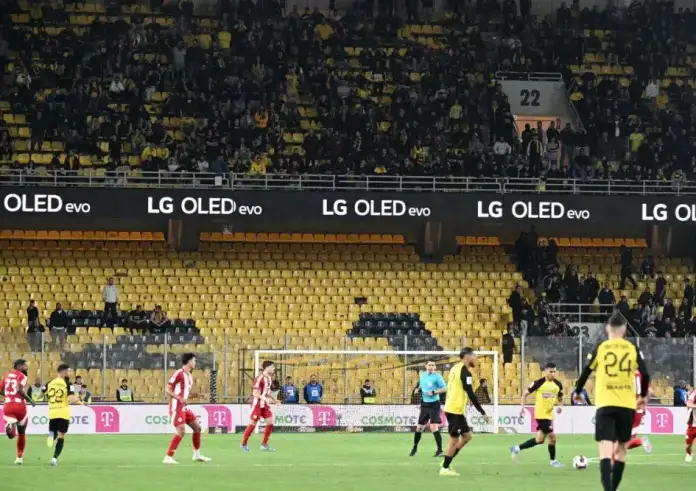 ΑΕΚ - Ολυμπιακός: Άδειασε το πέταλο των οργανωμένων στο 0-2!