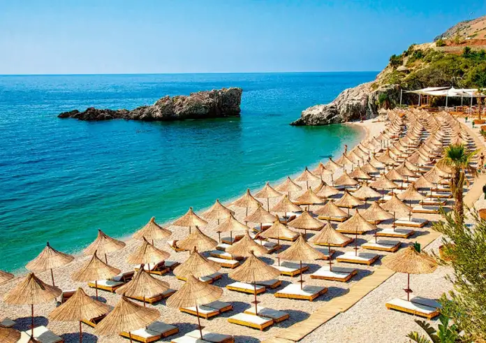 Διακοπές στο εξωτερικό: Η χώρα που με 30 ευρώ τη βραδιά κάνεις βασιλικές διακοπές