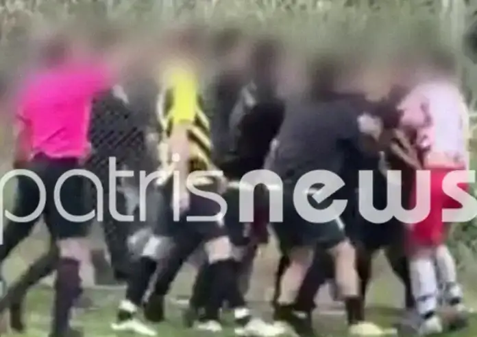 Ηλεία: Χάος και άγρια επεισόδια σε τοπικό αγώνα ποδοσφαίρου – Μπούκαραν στο γήπεδο και χτύπησαν παίκτες