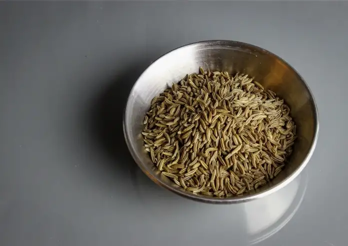 Το καρύκευμα του Μινωικού πολιτισμού που μειώνει το λίπος, το σάκχαρο, τη χοληστερίνη και τη φλεγμονή