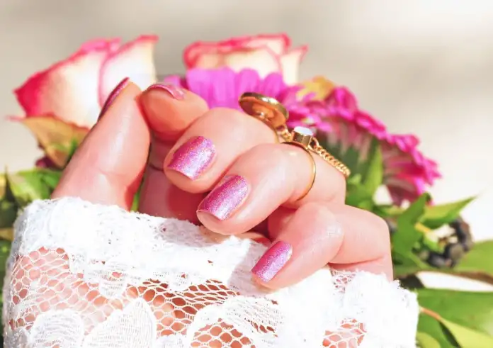 Χάρβαρντ: Ο ρυθμός με τον οποίο μεγαλώνουν τα νύχια σας δείχνει πόσο γρήγορα γερνάτε