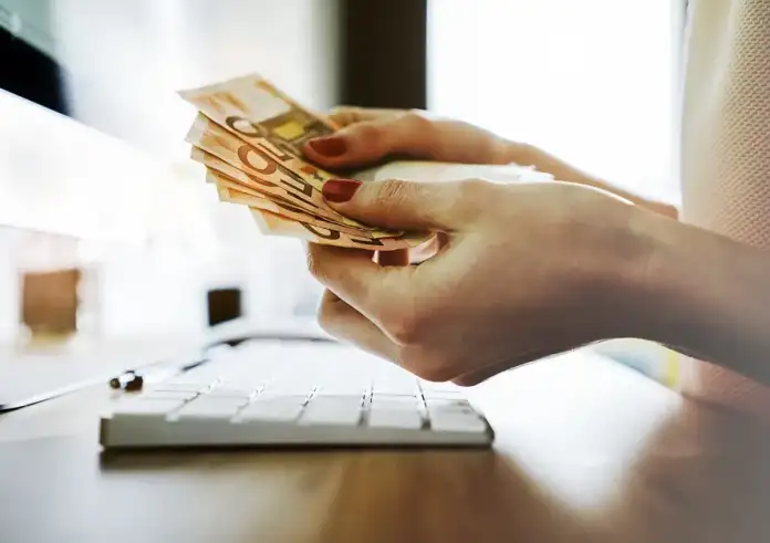 Πώς θα πάρετε το voucher 200 ευρώ για όλους. Τι προσφέρει το πρόγραμμα