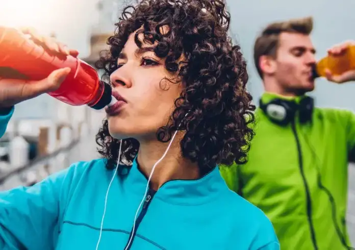 Πασίγνωστο συστατικό σε δημοφιλή ροφήματα θεωρείται «ένοχο» για καρκινογένεση – Οι ερευνητές προειδοποιούν