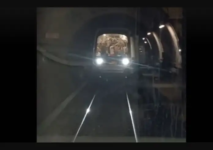 Μετρό Θεσσαλονίκης: Δύο συρμοί ακινητοποιημένοι στην ίδια γραμμή σε απόσταση 20 μέτρων - Τι λένε πηγές της εταιρείας για το βίντεο στο TikTok