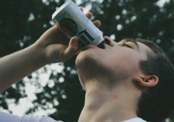 Πέντε μαθητές Λυκείου κατανάλωσαν αλκοόλ σε σχολική εκδρομή. Συνελήφθησαν 12 καθηγητές