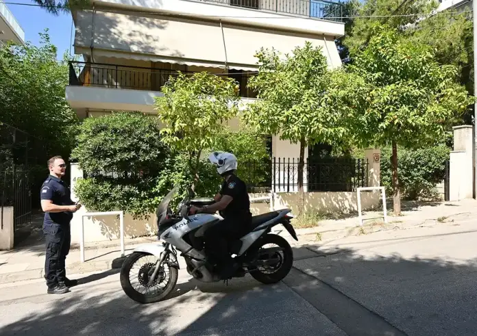 Την μαχαίρωσα για να την λυτρώσω: Προφυλακιστέος ο 50χρονος για την δολοφονία της μητέρας του