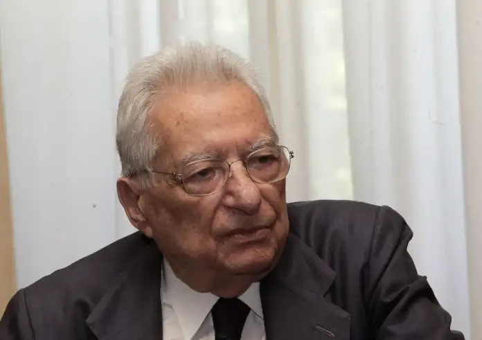 Πέθανε ο πρώην υπουργός Εξωτερικών Πέτρος Μολυβιάτης σε ηλικία 97 ετών