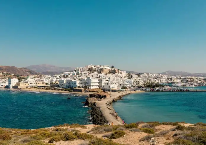 Νάξος: Ταλαιπωρία για εκατοντάδες επιβάτες του Super Runner Jet – Αποκολλήθηκε η άγκυρα