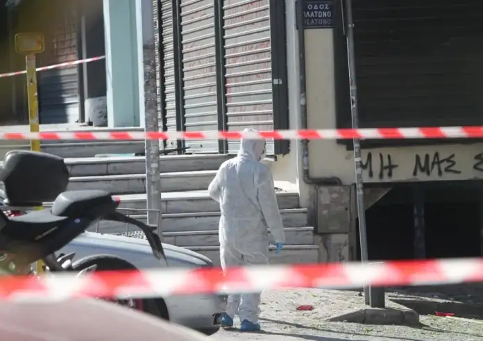 Θεσσαλονίκη: Νεκρή 38χρονη από την βόμβα που τοποθέτησε. Ένα σημείωμα οδήγησε στη γιάφκα