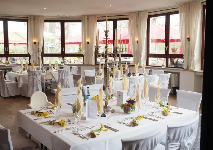 Το νέο ωράριο στα γαμήλια γλέντια: Ανακούφιση για επιχειρήσεις και ζευγάρια