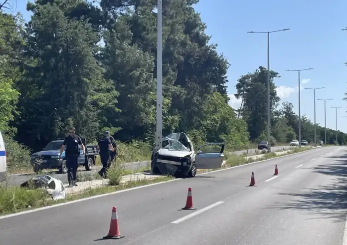 Τραγωδία έξω από τη Λάρισα: Αυτοκίνητο έπεσε σε κολόνα – Νεκρή νεαρή γυναίκα