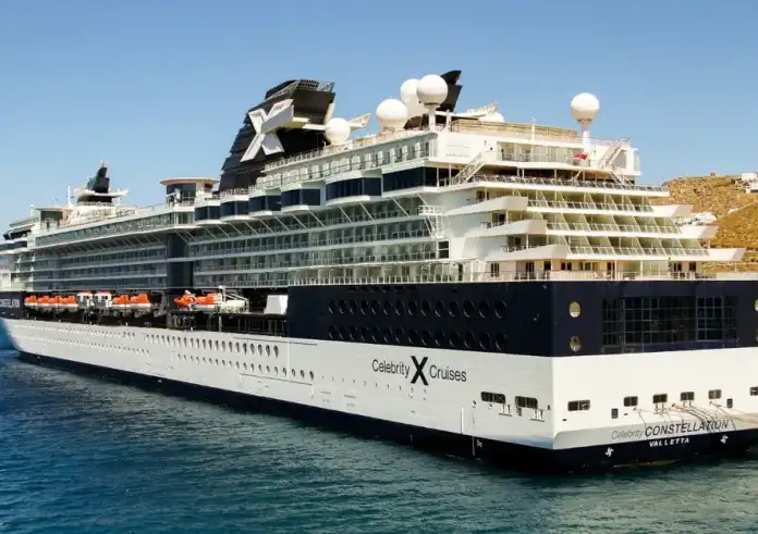 Εντός των επομένων ημερών η επιβολή τέλους αποβίβασης 20 ευρώ για επιβάτες κρουαζιέρας σε Μύκονο και Σαντορίνη