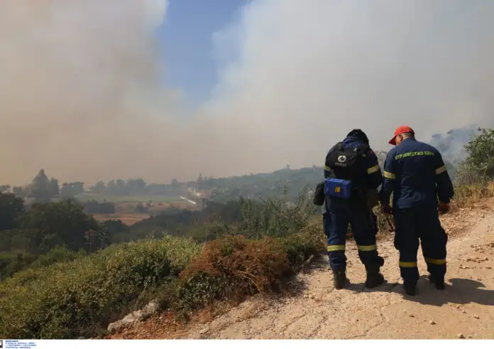 Φωτιά στη Χίο: Μεγάλη αναζωπύρωση στο βουνό Προβατά – Σε επιφυλακή η Πυροσβεστική