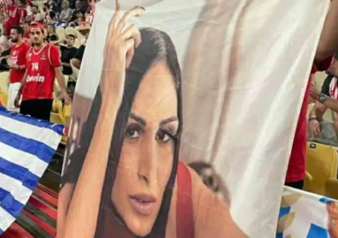 Λένα Ζευγαρά: Γιατί έγινε πανό στο ΣΕΦ; Θα κινηθεί νομικά