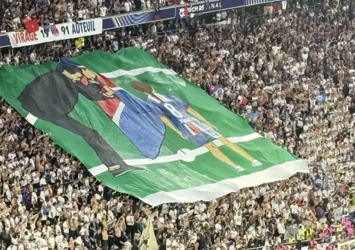 Μικρή μου Χάνα, ο μπαμπάς πήρε το Champions League - Το ανατριχιαστικό πανό των Γάλλων