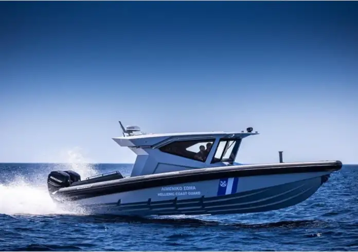 Κρήτη: Αγνοείται χειριστής κανό - Μεγάλη επιχείρηση για τη διάσωσή του