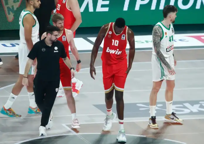 Ολυμπιακός:Τα χειρότερα επιβεβαιώθηκαν - Εκτός για ένα χρόνο ο Μουσταφά Φαλ