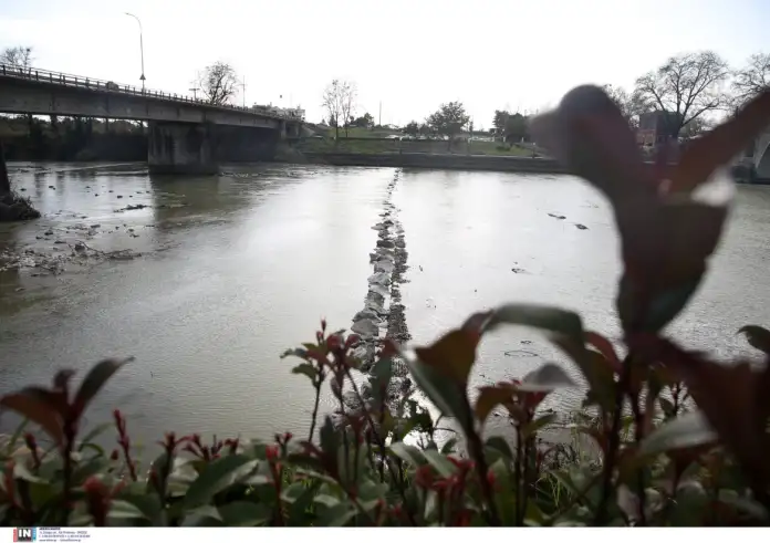Άρτα: Δύο παιδιά ανασύρθηκαν χωρίς τις αισθήσεις τους από τον ποταμό Άραχθο
