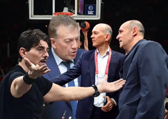 Στις 15:00 η συνάντηση Βρούτση με Γιαννακόπουλο - Στις 16:00 με τους Αγγελόπουλους