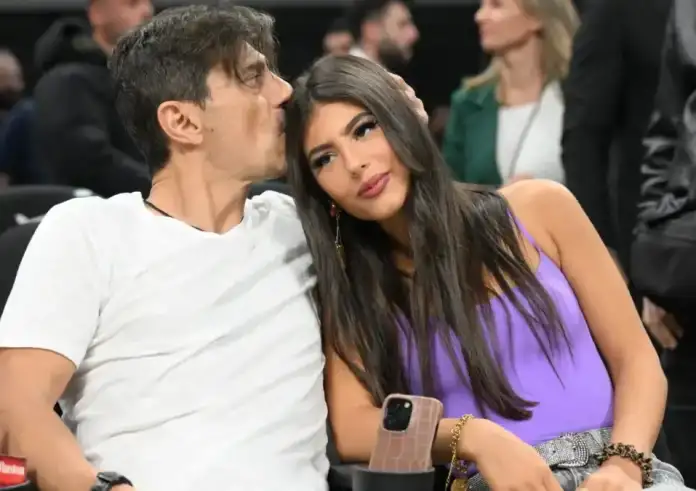 Συνελήφθη ο αντιπρόεδρος της ΚΑΕ Ολυμπιακός μετά από μήνυση της Δέσποινας Γιαννακοπούλου