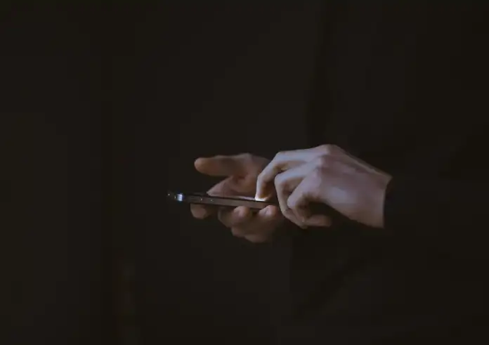 Λάρισα: 18χρονος είχε πορνογραφικό υλικό με 12χρονη και το μοίρασε στους φίλους του