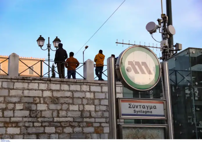 Σύνταγμα: Γνωστός μάνατζερ ποδοσφαίρου ο άνδρας που ανασύρθηκε νεκρός από το Μετρό