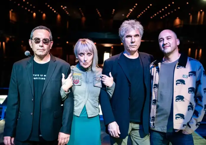 Μπλε: Νεκρός ο μπασίστας του συγκροτήματος