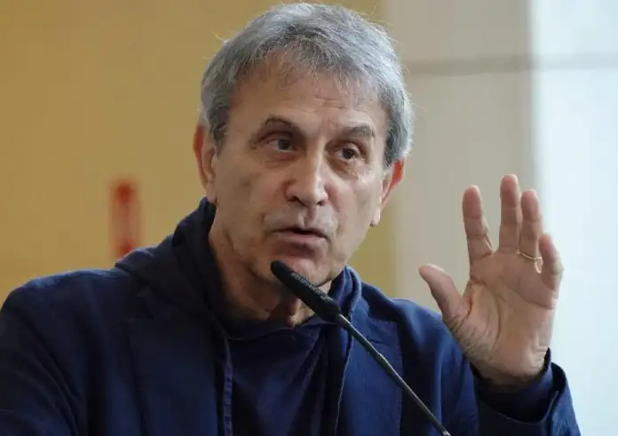 Γιώργος Νταλάρας: Τίποτα δεν είναι ασφαλές στην Ελλάδα, ούτε η ελευθερία μας ούτε η δημοκρατία μας