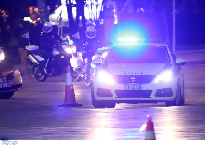 Koλωνός: Έκρηξη από εμπρηστικό μηχανισμό σε ψητοπωλείο – Προκλήθηκαν υλικές ζημιές