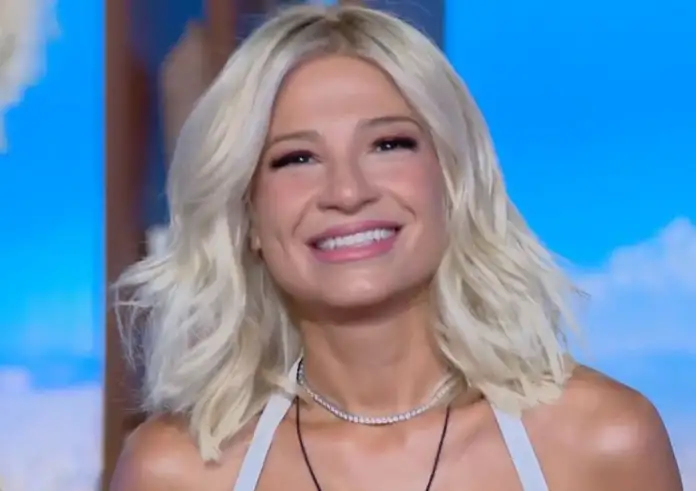 Φαίη Σκορδά: Δεν είναι ότι κρύβομαι στα προσωπικά μου, το ότι δεν με έχετε δει δημόσια δεν σημαίνει ότι δεν τα ζω όλα κανονικά