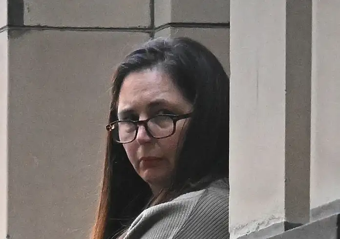 Ένοχη η 50χρονη που σκότωσε τα πεθερικά και την αδελφή της – Το φονικό γεύμα με δηλητηριώδη μανιτάρια