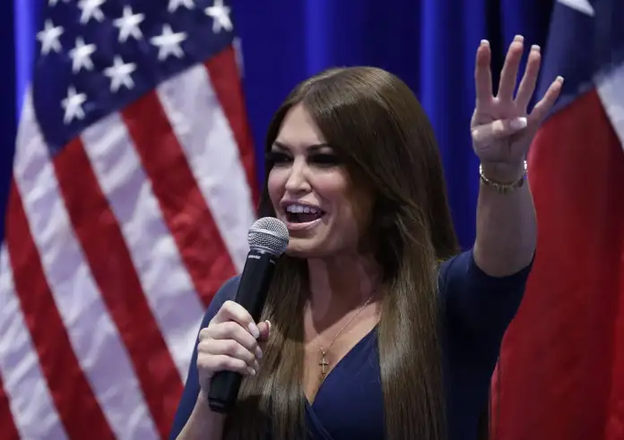 Κίμπερλι Γκίλφοϊλ: Ετοιμάζεται να έρθει στην Ελλάδα – Την ψήφισε και Δημοκρατική γερουσιαστής