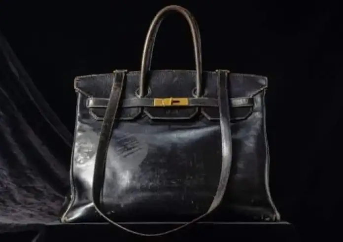 Η πιο ακριβή τσάντα στον κόσμο: Πουλήθηκε η πρώτη Birkin του οίκου Hermès για 8.6 εκατ. ευρώ