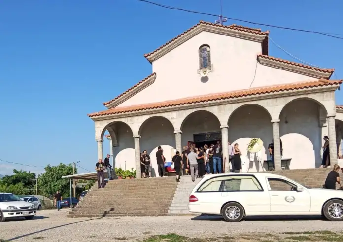 Αγρίνιο: Θλίψη και δάκρυα στην κηδεία της 2χρονης Αλεξάνδρας