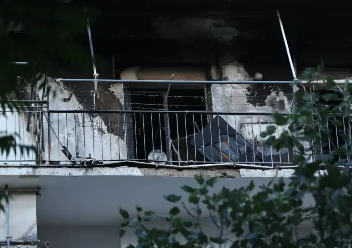 Πέτρος Φιλιππίδης:  Εκτεταμένες οι ζημιές μετά τη φωτιά στο σπίτι του - Βίντεο