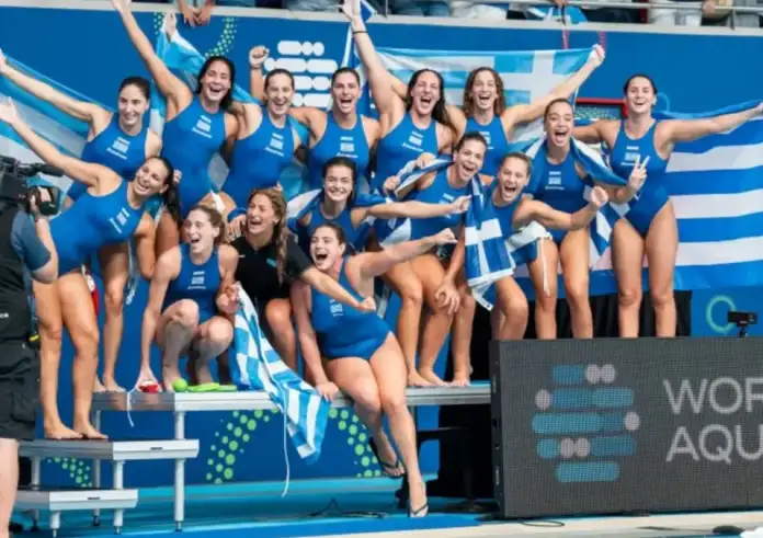 Η εθνική ομάδα πόλο γυναικών της Ελλάδας κατέκτησε την κορυφή του κόσμου