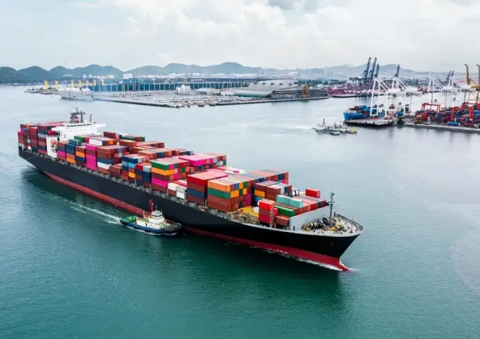 Financial Times: ΗΠΑ και ΕΕ κοντά σε εμπορική συμφωνία με δασμούς 15%