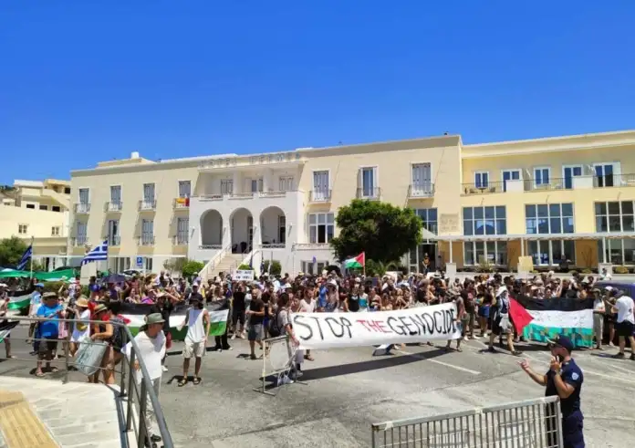 Ισραηλινός πρέσβης για το μπλόκο στη Σύρο: Οι Ισραηλινοί έρχονται συχνά στην Ελλάδα και δαπανούν γενναιόδωρα