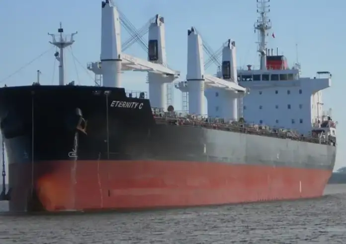 Ερυθρά Θάλασσα: Βυθίστηκε τo ελληνόκτητο «Eternity C» – Έλληνας αγνοούμενος από την επίθεση των Χούθι