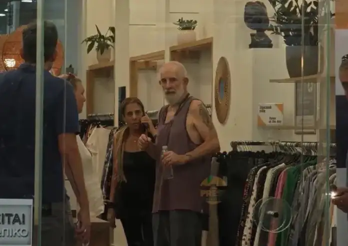 Ξεψαχνίζουν το διαμέρισμα του Πέτρου Φιλιππίδη για εμπρησμό. Δεν έχει ούτε ρούχα