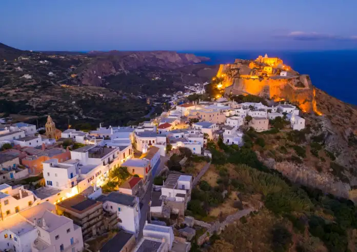 Guardian: Τα 10 κρυφά νησιά της Ευρώπης για ήρεμες διακοπές. Ένα ελληνικό νησί σε αυτά