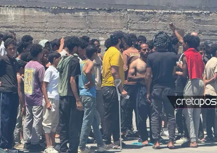 Στα όριά της η Κρήτη: Μεταφορές μεταναστών σε δομές στην ηπειρωτική χώρα – Ένταση στο λιμάνι Ρεθύμνου