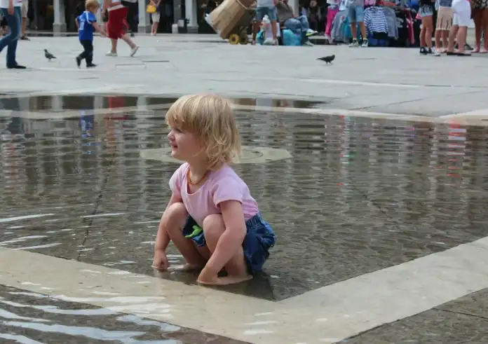 Καύσωνας: Πώς να προφυλαχθείς από την ακραία ζέστη. Μέτρα προστασίας