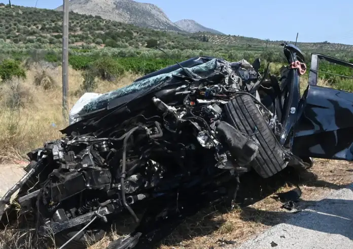 Μυκήνες: Τροχαίο δυστύχημα με τρεις νεκρούς – Νταλίκα συγκρούστηκε με τζιπ